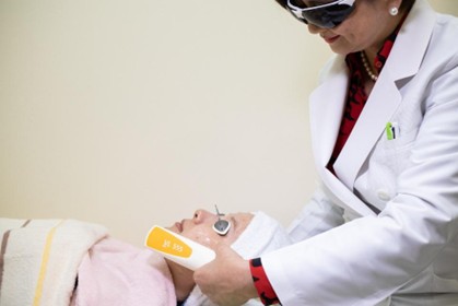 Non-Surgical Treatments in Tokyo：Choosing an English-Speaking Clinic