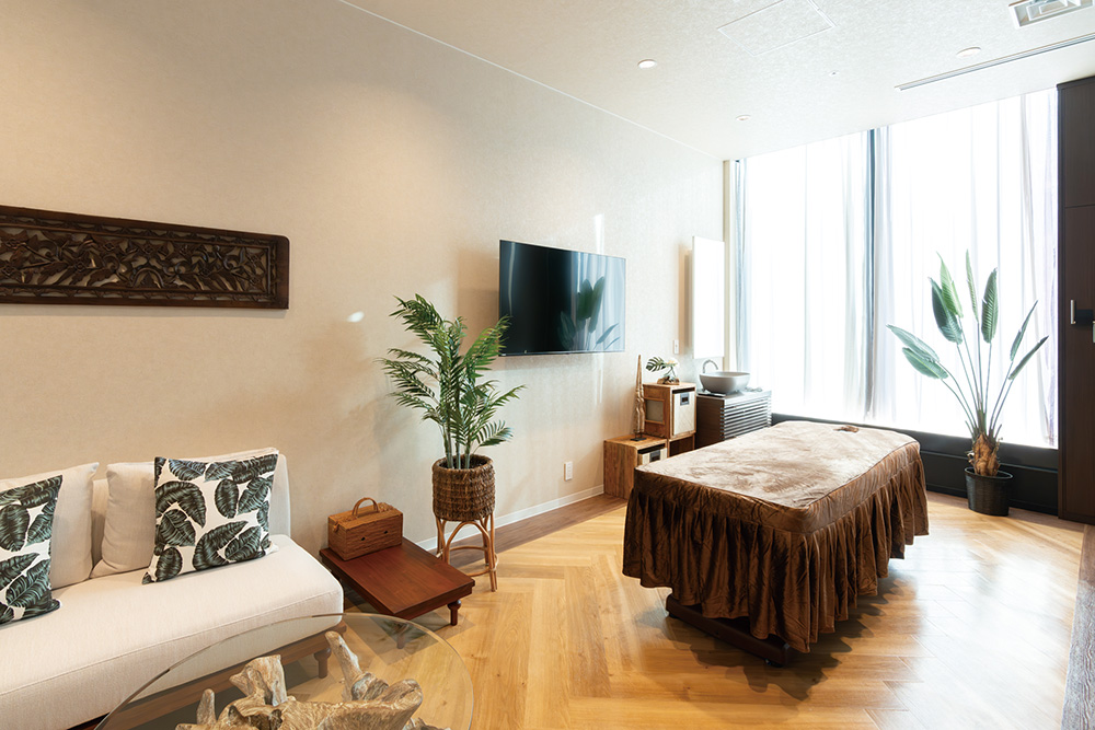 Exclusive lounge and locker rooms at Yoshiki Ginza Clinic