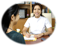 A counseling session at　AZABU SKIN CLINIC