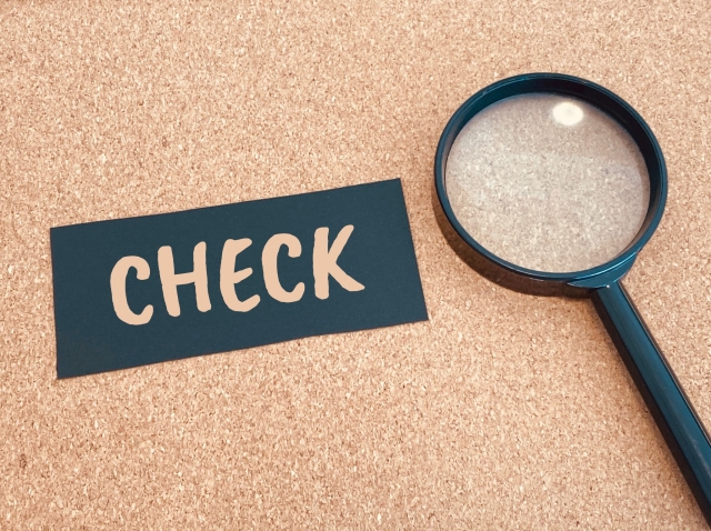 ニキビを触ると痛い……原因と治し方解説｜NERO DOCTOR / BEAUTY（美容医療）