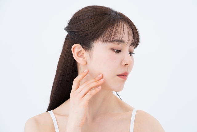 日焼けシミを消す方法は?美容医療で注目のシミ治療6選をチェック!