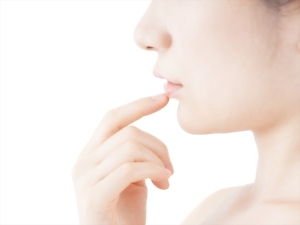 鼻中隔延長とは？鼻を高くする美容整形のリスクと効果を全解説