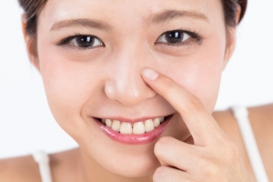 鼻の上向きが気になる方へ｜理想の鼻に近づく方法とは