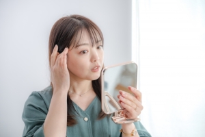 「眉下切開はやめた方がいい」って本当？理由や向かない人の特徴も