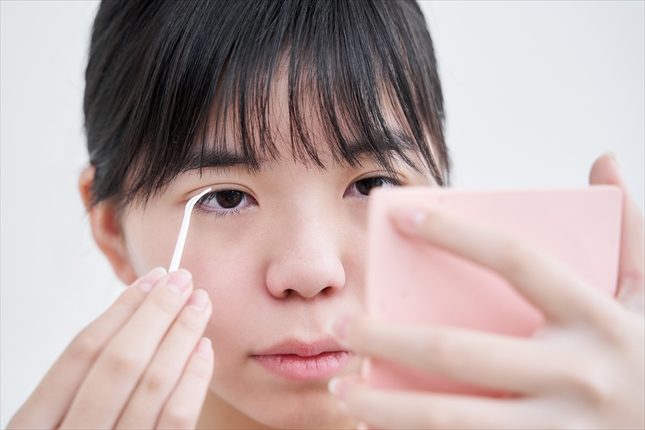 女性 アイプチ一重から二重になれる方法を徹底比較!|NERO DOCTOR / BEAUTY(美容医療)
