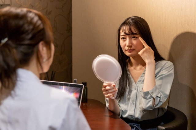 【眼瞼下垂のダウンタイム】手術後の不安を解消!症状・期間・過ごし方完全ガイド