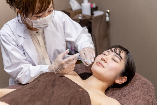 女性 口元施術マリオネットラインはヒアルロン酸で改善できる?|NERO DOCTOR / BEAUTY(美容医療)
