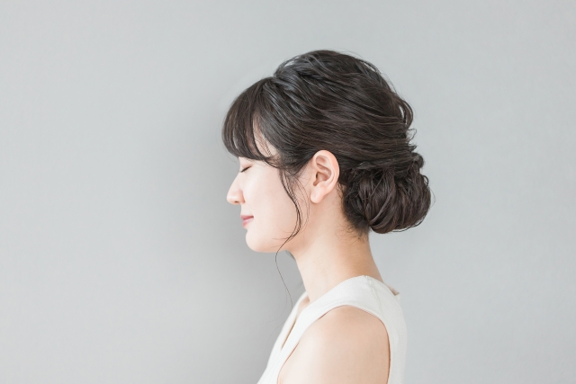 小鼻縮小の傷跡はいつ消える?目立たせないための術式選びと後悔しないためのポイント|NERO DOCTOR / BEAUTY(美容医療)