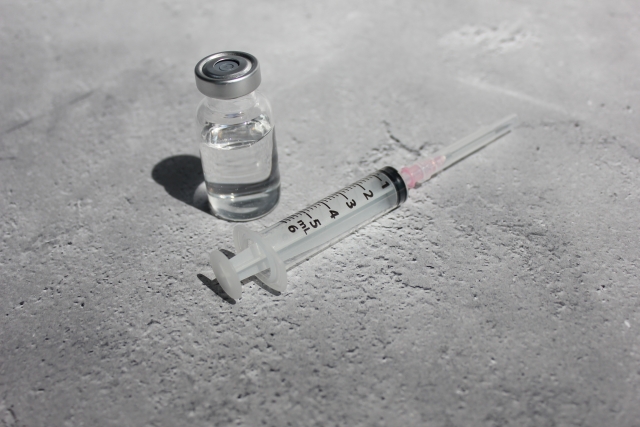 バイアル　注射器　2025年、美容医療で腸活革命！発酵×美容の新常｜NERO DOCTOR / BEAUTY（美容医療）