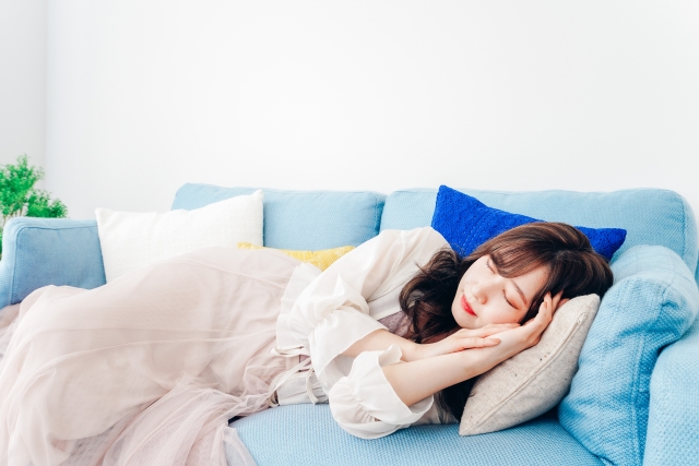 フェイスリフトのダウンタイムはどのくらい?腫れや内出血はいつまで続く?