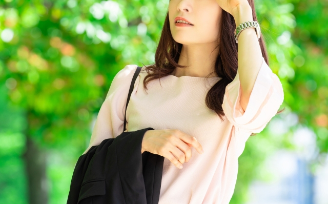 小鼻縮小の傷跡はいつ消える?目立たせないための術式選びと後悔しないためのポイント|NERO DOCTOR / BEAUTY(美容医療)