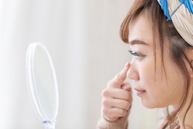 女性 鼻加齢で鼻大きくなるって本当?医学的な理由と予防・解決策を解説|NERO DOCTOR / BEAUTY(美容医療)