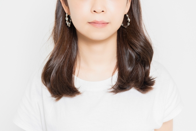 女性 顔 小鼻縮小のみで理想の鼻に?後悔しないための効果・リスク・施術法を徹底解説|NERO DOCTOR / BEAUTY(美容医療)