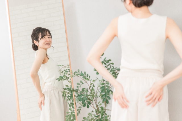 女性　鏡お湯漏れは病気？出産してないのに起きる“膣からの違和感”の正体とは｜NERO DOCTOR / BEAUTY（美容医療）