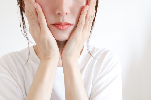 女性 スキンケア ヒアルロン酸とコラーゲンの違いとは?年齢別の肌悩みと適した治療|NERO DOCTOR / BEAUTY(美容医療)