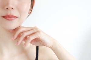 顎痩せはセルフケアで叶う？原因や効果が期待できる施術も詳しく解説