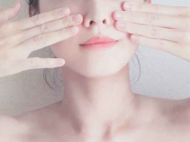 女性 スキンケア 団子鼻を治すには?自力でできる対処法や美容医療の選択肢を解説|NERO DOCTOR / BEAUTY(美容医療)