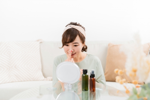 スキンケア 女性 団子鼻を治すには?自力でできる対処法や美容医療の選択肢を解説|NERO DOCTOR / BEAUTY(美容医療)