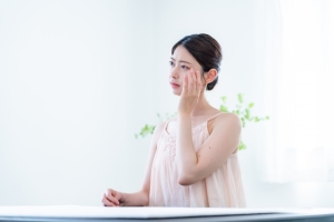 日焼けして黒くなる理由とは？日焼け後の対処法と美肌ケア