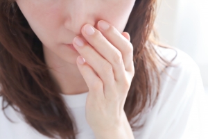 団子鼻を治すには？自力でできる対処法や美容医療の選択肢を解説