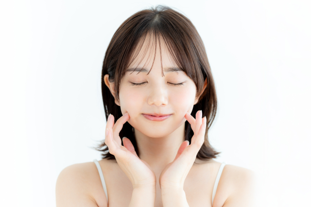 スキンケア 日焼けの治し方とは?72時間以内にしたいセルフケアや美容医療|NERO DOCTOR / BEAUTY(美容医療)