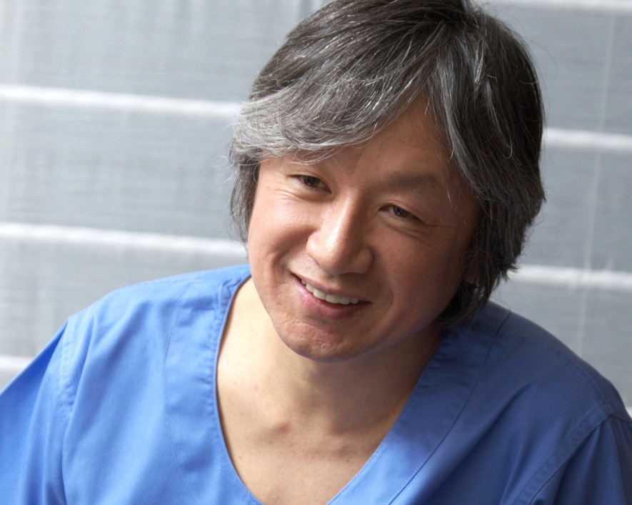 真崎医院 院長 真﨑信行先生へインタビュー！二重整形・眼瞼下垂のレジェンドが目指す“人生を変える医療”に迫る
