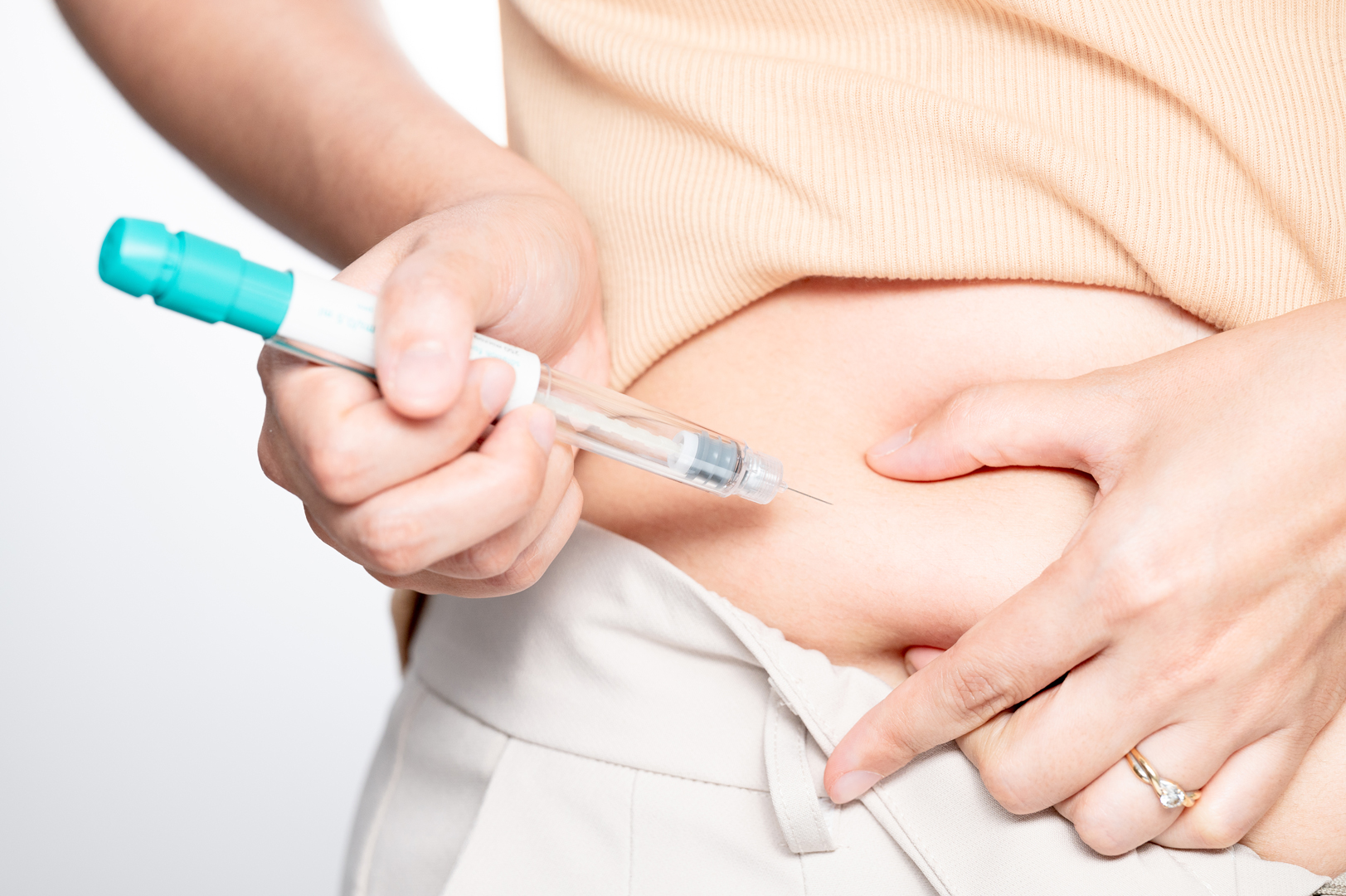 皮下注射　自己注射　【徹底比較】マンジャロとゼップバウンドの違いは？成分・効果・副作用を解説｜NERO DOCTOR / BEAUTY（美容医療）