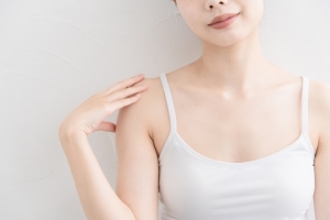 脂肪豊胸ダウンタイムの症状や経過は?軽減のためにできることを解説