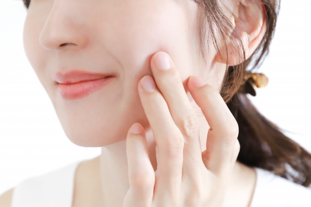女性 口元アップ インモードのダウンタイムはどれくらい?経過・症状・過ごし方|NERO DOCTOR / BEAUTY(美容医療)
