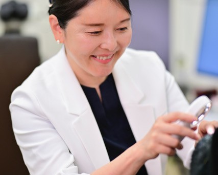 わか皮ふ科クリニック 院長 石田 和加先生へインタビュー!医師としての責任感が導く、肌と心に寄り添う医療