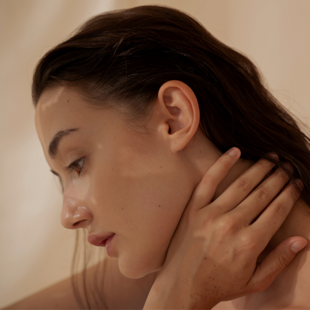 【噂を検証】ジュベルックはしこり化しやすいってホント?正しい情報の見極め方をチェック|NERO DOCTOR / BEAUTY(美容医療)