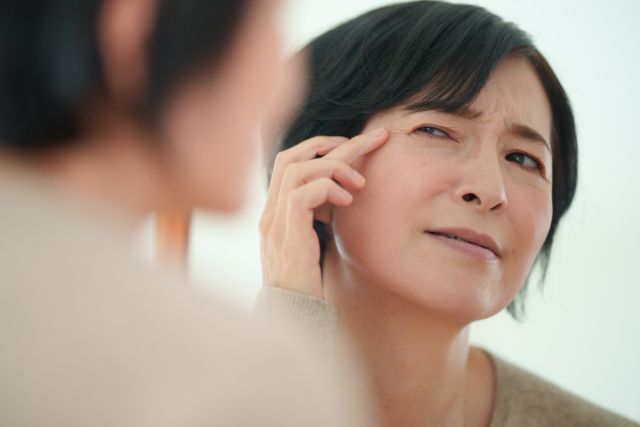 眼瞼下垂は保険適用になる？基準・費用・自由診療との違い