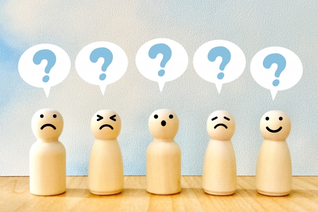 疑問を持つ人形たち 豊胸で脇に傷ができる?傷はどのくらい目立つの?|NERO DOCTOR / BEAUTY(美容医療)