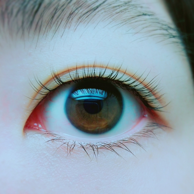 二重の目元アップ　眼瞼下垂は埋没法で治せる？切開との違い・効果・持続性を徹底比較｜NERO DOCTOR / BEAUTY（美容医療）