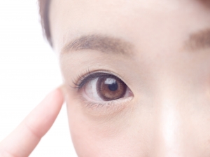 タレ目形成の‟後悔“を避ける｜起こりやすい失敗・修正とクリニックの見極め方