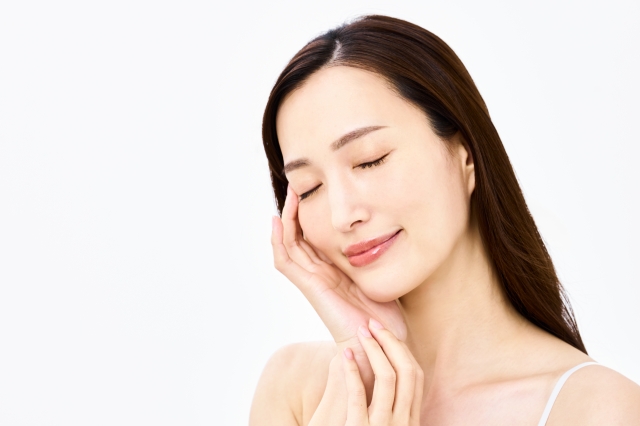 脂肪注入とは？ヒアルロン酸との違いや持続期間・リスクを徹底解説