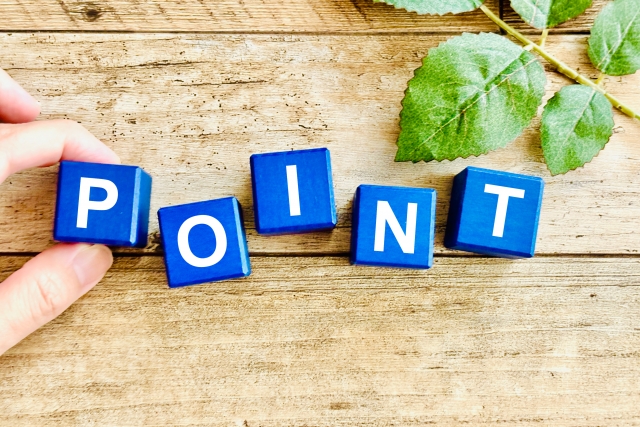 POINTイメージ　脂肪注入とは？ヒアルロン酸との違いや持続期間・リスクを徹底解説｜NERO DOCTOR / BEAUTY（美容医療）