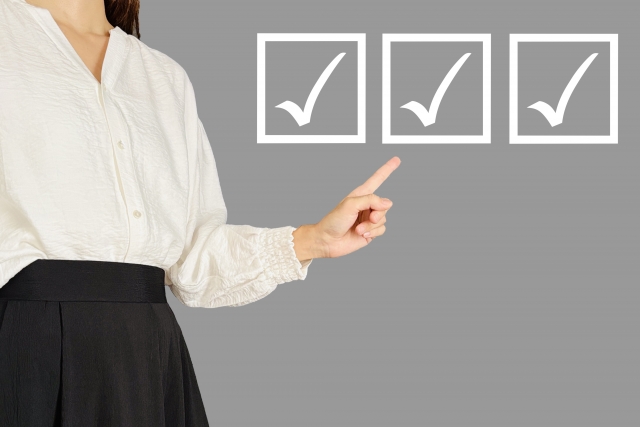 チェック項目　ハムラ法のダウンタイムスケジュール｜腫れ・痛み・仕事復帰の目安とは｜NERO DOCTOR / BEAUTY（美容医療）