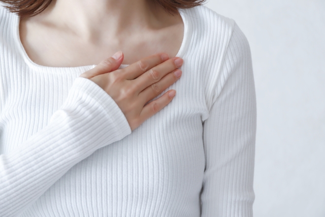 シリコンバッグ豊胸は何年持つ？入れ替え時期とリスクを解説