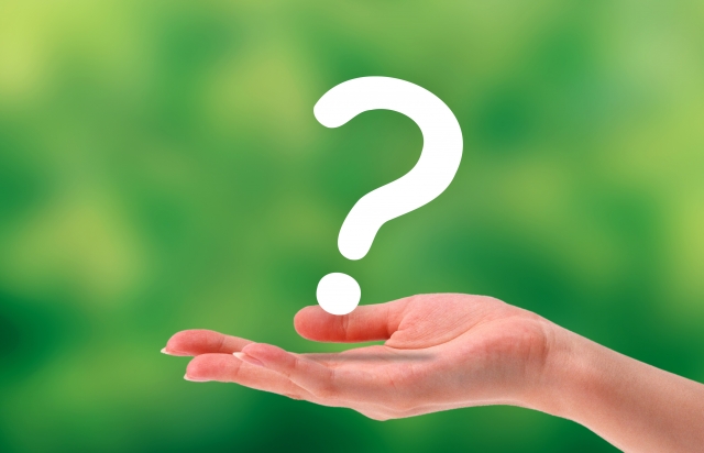 疑問イメージ 鼻プロテーゼと老後|長期経過で起こり得るリスクとメンテナンス|NERO DOCTOR / BEAUTY(美容医療)