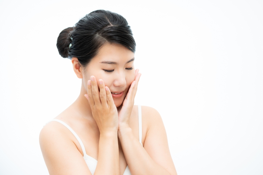 アドバテックスレーザーとは？赤ら顔・ニキビ痕・毛穴にアプローチするデュアルレーザー