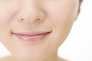 にんにく鼻でも美人に見える理由｜鼻だけで決まらない“顔の中心バランス”