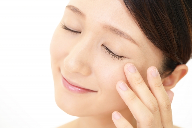 自然癒着法とはどんな施術？埋没・切開との違いと適応例を詳しく解説