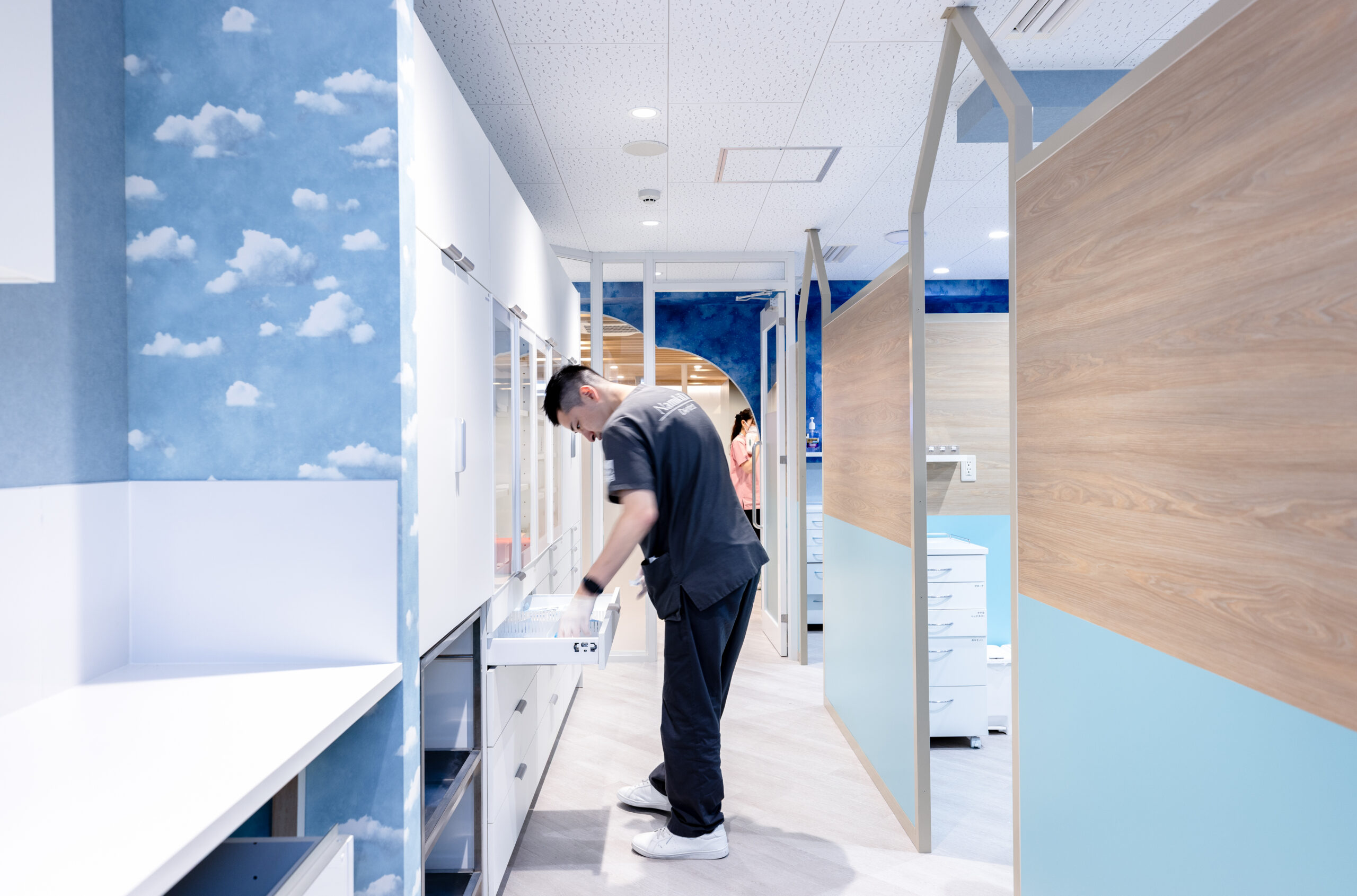 【審美歯科】名古屋のなみき通り歯科が提案する美と健康の新基準！ガミースマイル治療からセラミック、矯正まで