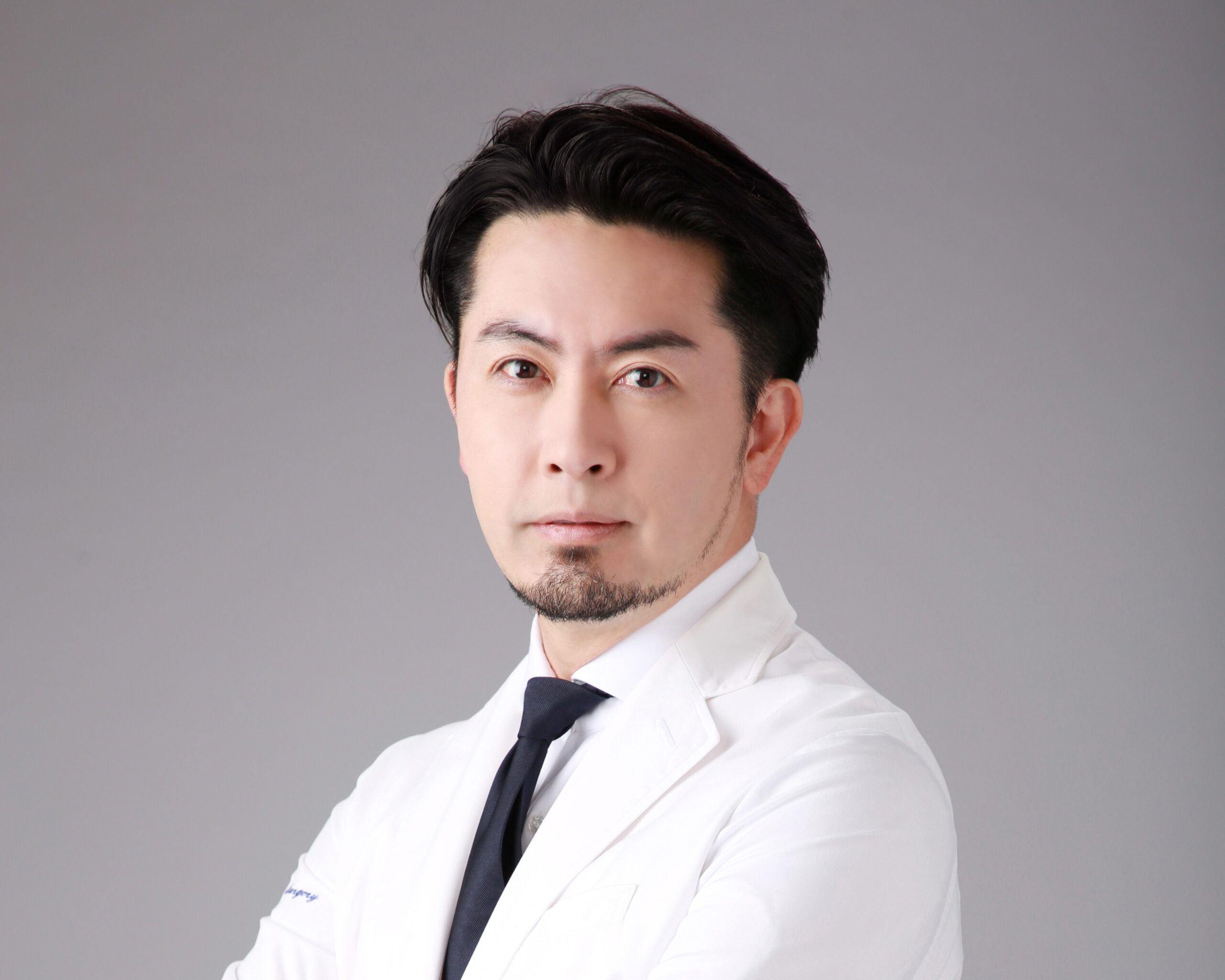 ビスポーククリニック 統括院長/福岡院院長 室 孝明先生へインタビュー!鼻整形のスペシャリストが考える幸福になるための“美容医療”のあり方