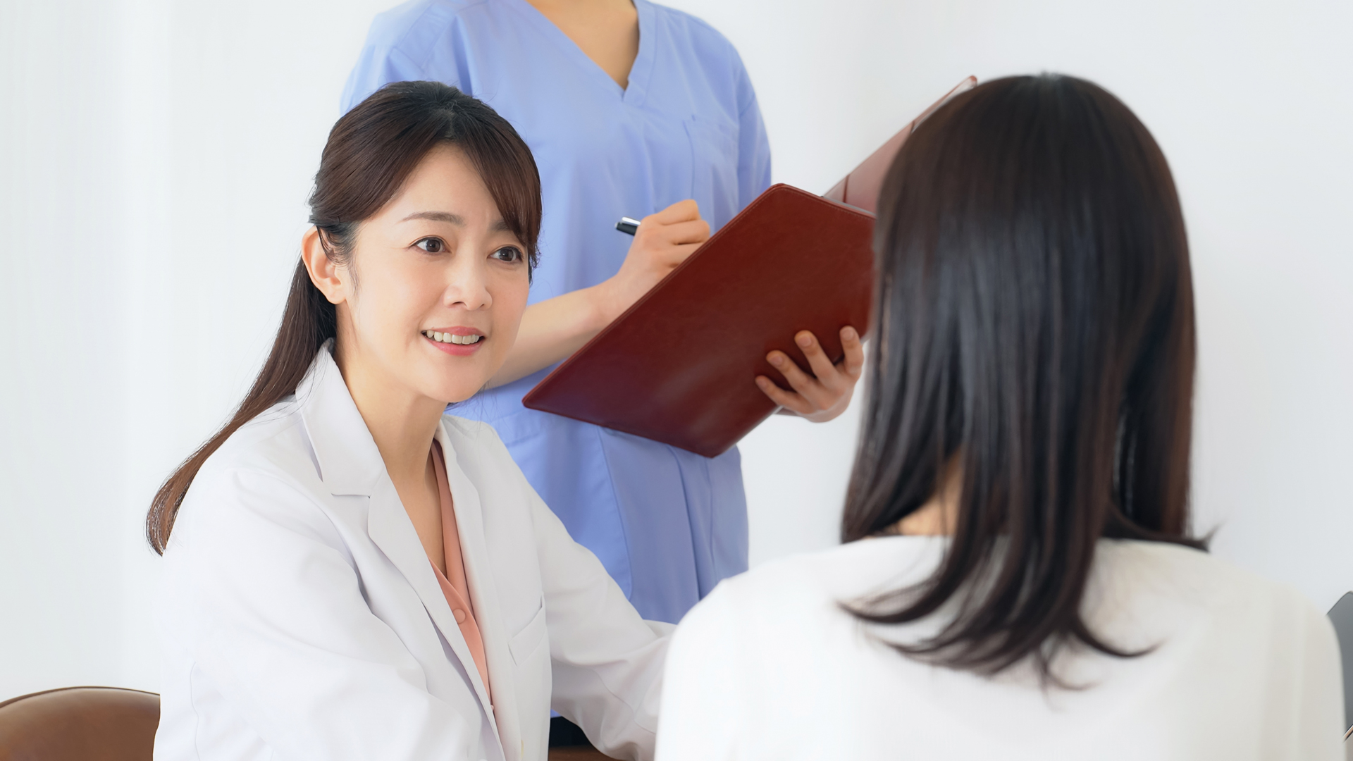 診察　問診　「脱脂で失明する」って本当？リスクはどれぐらい？SNSで拡散中の噂の真相に迫る｜NERO DOCTOR/BEAUTY（美容医療）