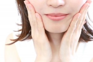 ザーフは効果ある？たるみ・ほうれい線の“作用メカニズム”と回数設計を解説