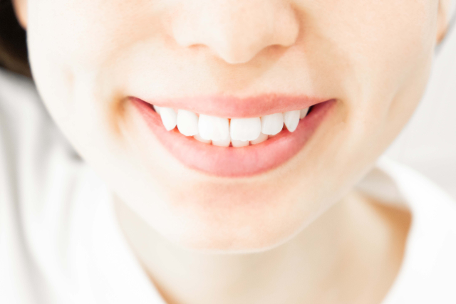 にんにく鼻が笑うと強調される？表情で広がる原因と“やりすぎない”対策