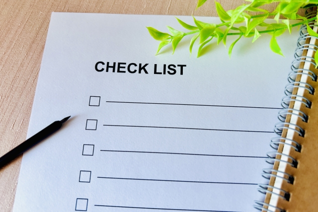 チェックリスト　にんにく鼻が笑うと強調される？表情で広がる原因と“やりすぎない”対策｜NERO DOCTOR / BEAUTY（美容医療）