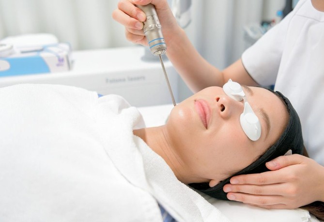 シミ取りレーザー治療を名古屋で!クリニック10選も|NERO美容医療